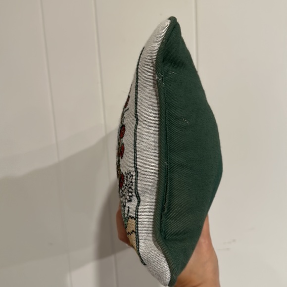 Vintage Tapestry Pillow “Gardeners Know the Best Dirt” - Picture 4 of 9